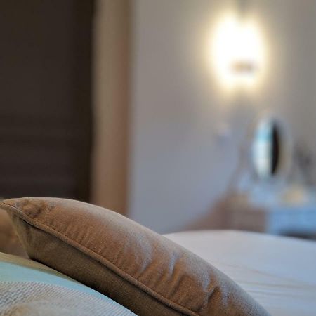 Bed and Breakfast Loge Montaigne L'Hopital-sous-Rochefort Exterior foto
